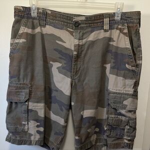 RedHead Heavy Duty Camo Cargo Shorts 8 Pockets Size 38  10” Inseam